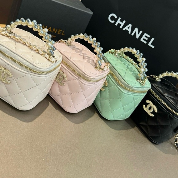 Source Unknown Handbags - Quilted Mini Vanity Bag w/ Crossbody Strap - Cream, Light Pink, Mint, Black NWOT